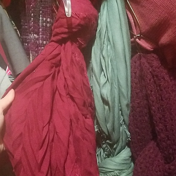 Add a Scarf to your outfit!! - Picture 3 of 8